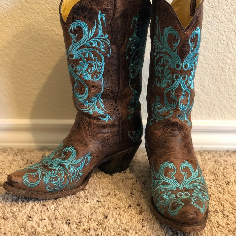 Corral Turquoise/Brown Snip Toe Boots R1193